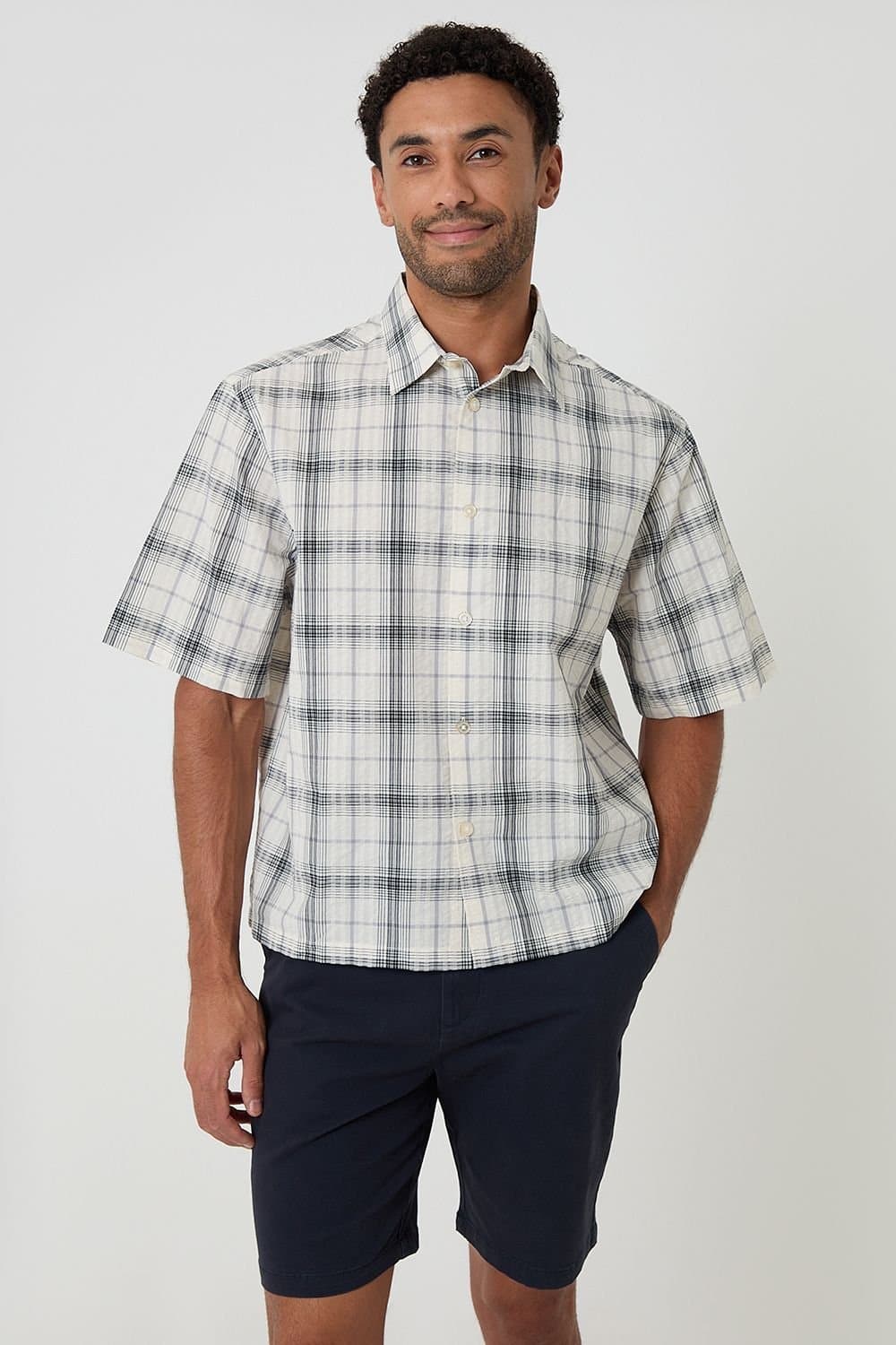 Threadbare Threadbare Men's Check Boxy Fit Short Sleeve Shirt in Off-White