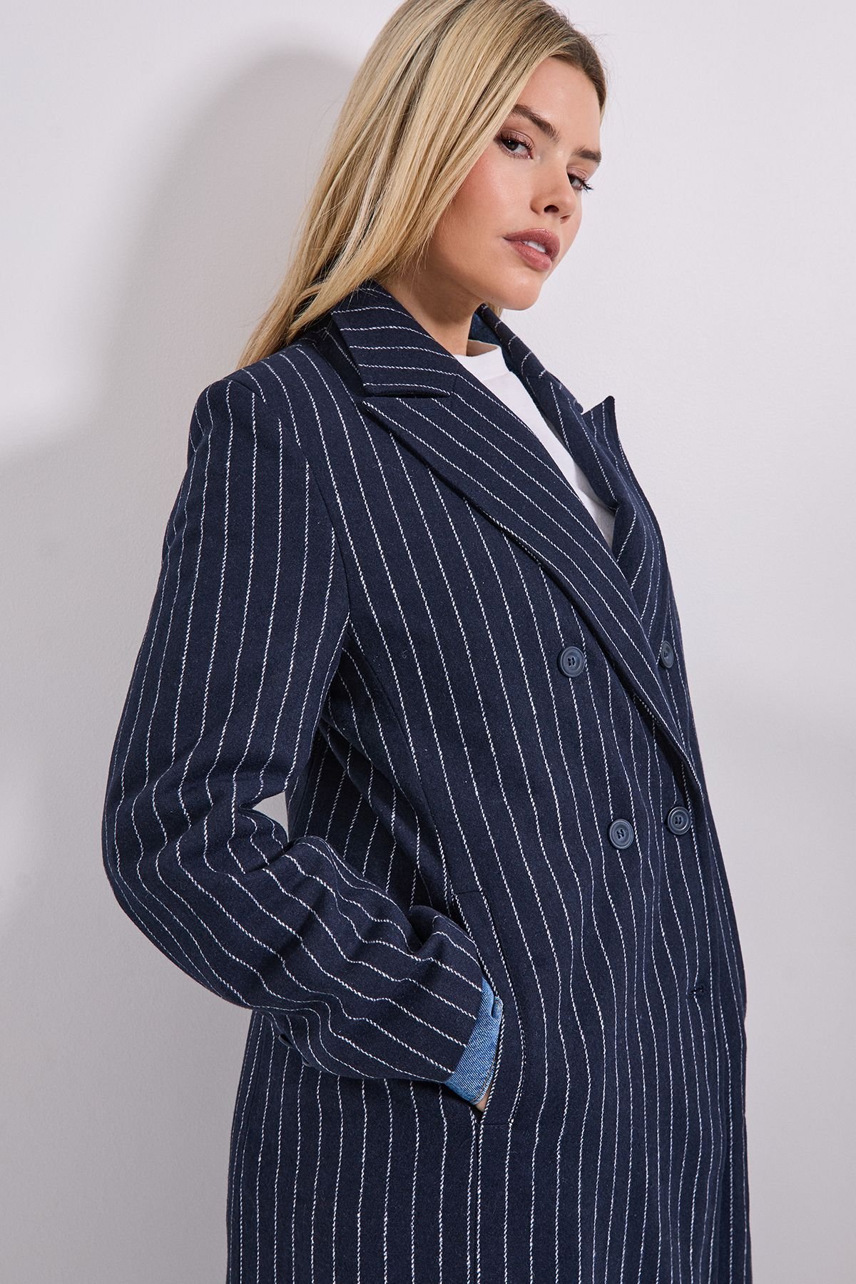 Dorothy Perkins Dorothy Perkins Women's Pinstripe Faux Wool Coat in Navy - 4