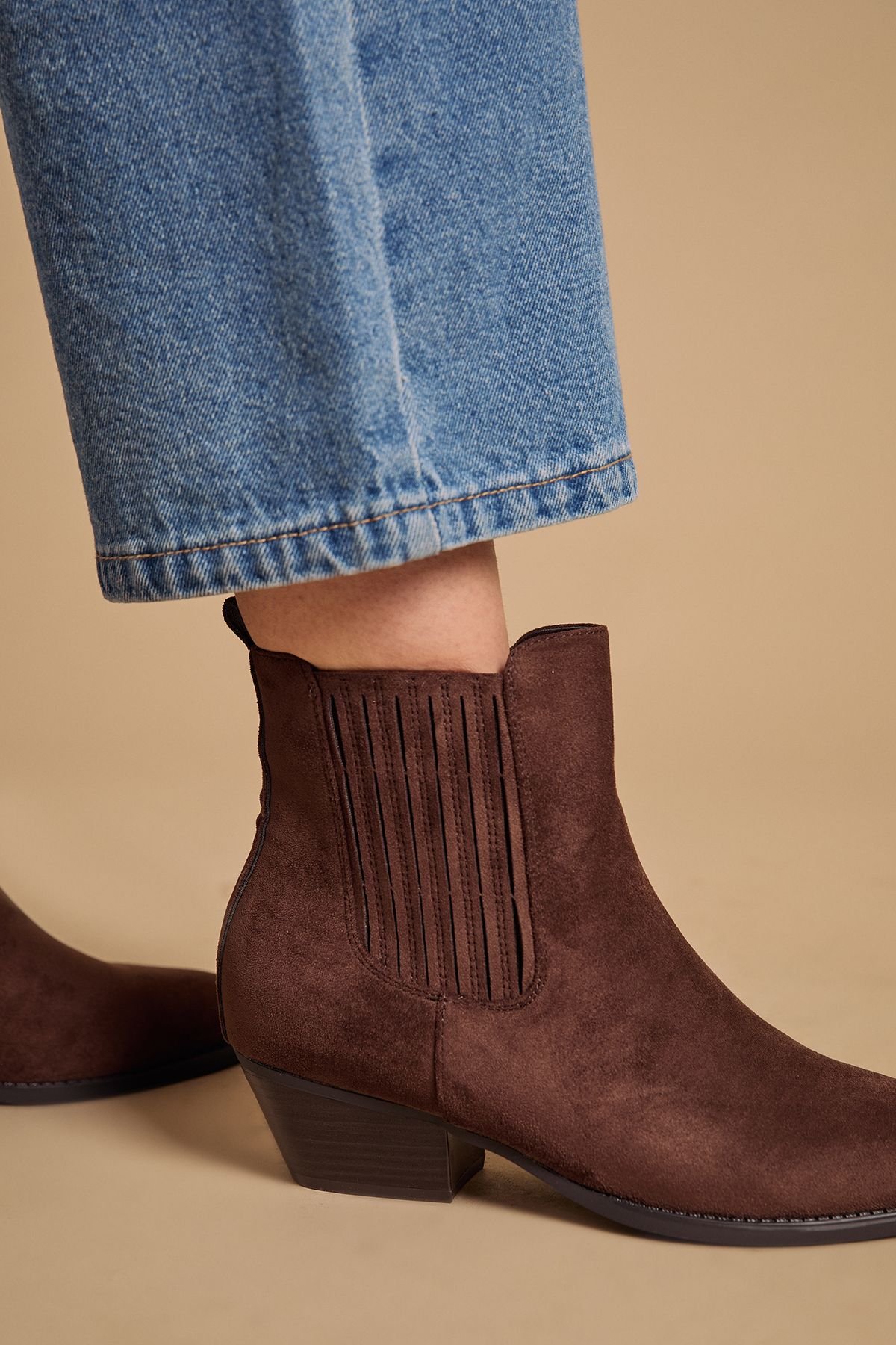 Oasis Oasis Women's Debbie Faux Suede Covered Gusset Western Ankle Boots in Chocolate - 3