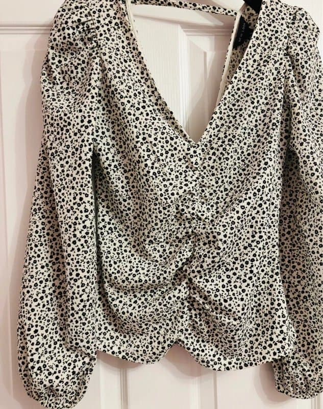 New Look New look plunge long sleeved top work party casual holiday 8-10 same day post