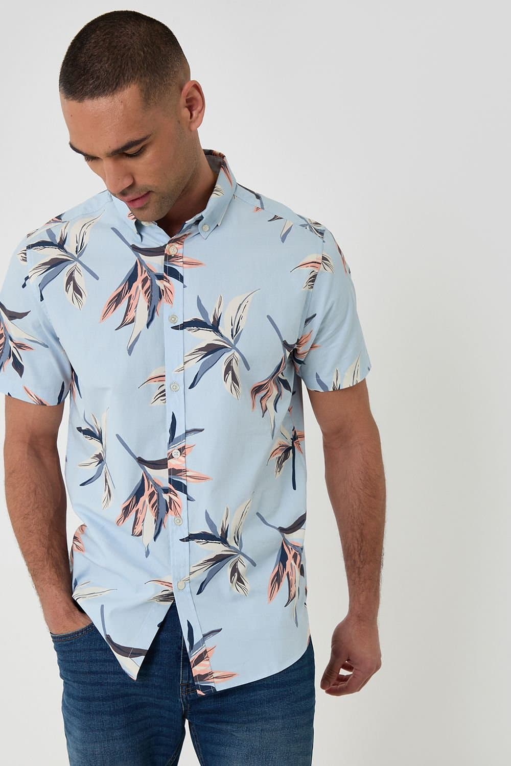 Threadbare Threadbare Men's Tropical Leaf Print Cotton Short Sleeve Shirt in Pale Blue