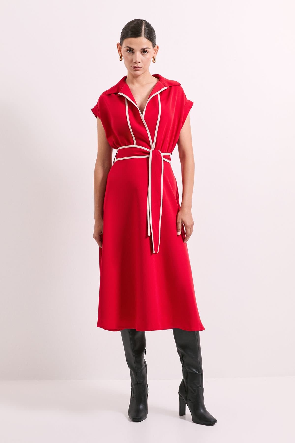 Principles Principles Women's Contrast Tie Waist Midi Dress in Red