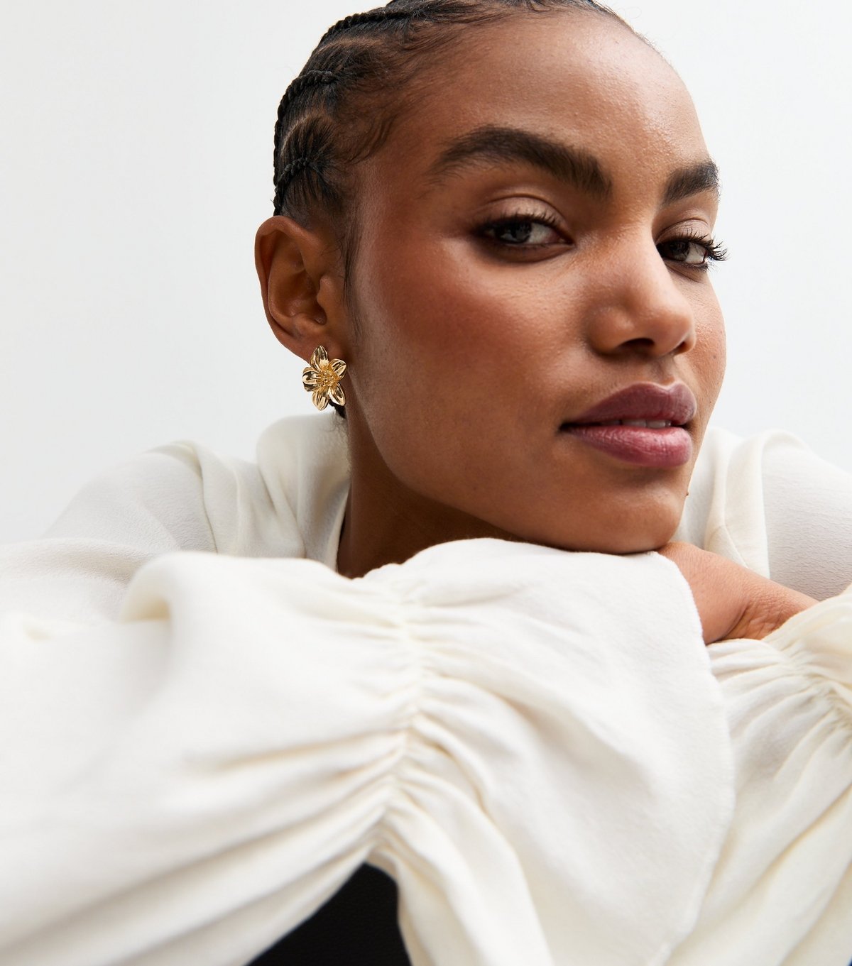 New Look Gold Tone Flower Stud Earrings New Look - 2