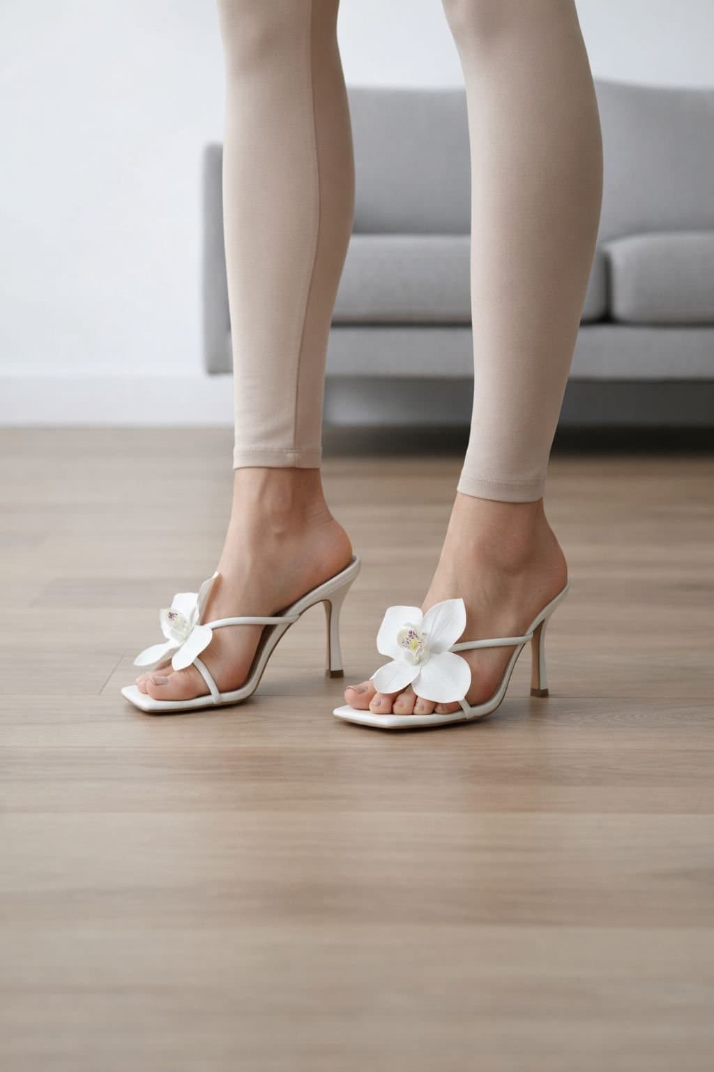 Truffle Collection Truffle Collection White Polyurethane Stiletto Heeled Mules