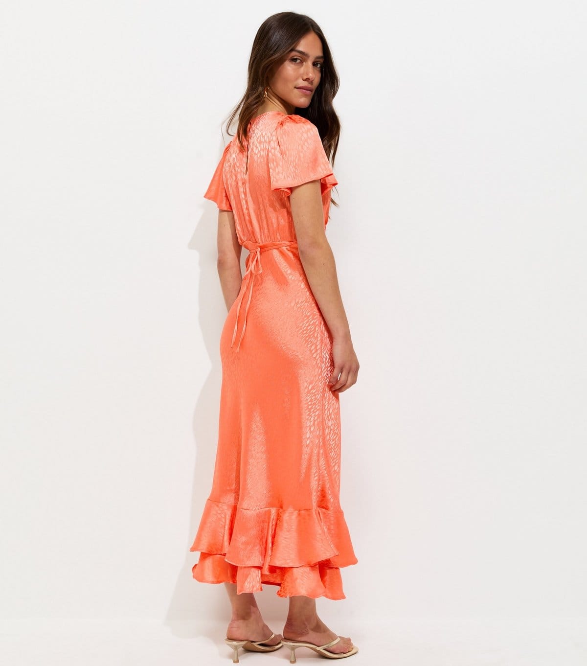 New Look Women's Petite Bright Orange Feather Jacquard Satin Midi Dress New Look - 4