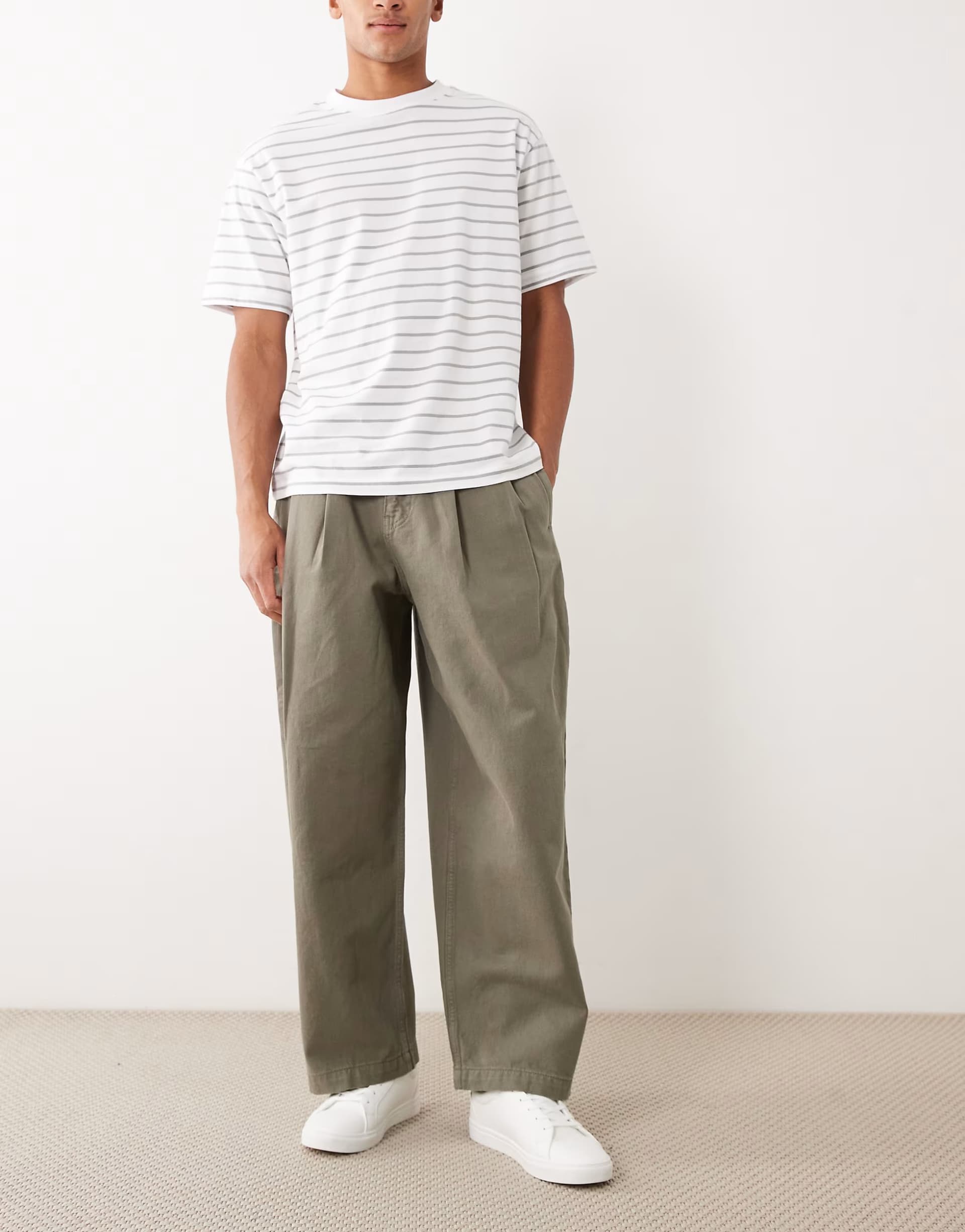 ASOS ASOS DESIGN barrel trouser in khaki with pleats