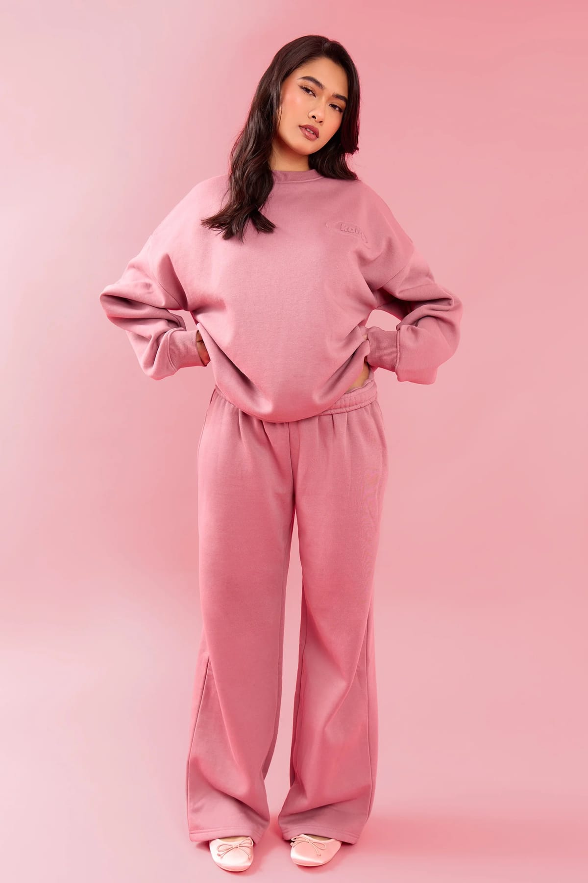 Kaiia Kaiia Oval Embossed Folded Waistband Wide Leg Joggers Rose Latte - 1