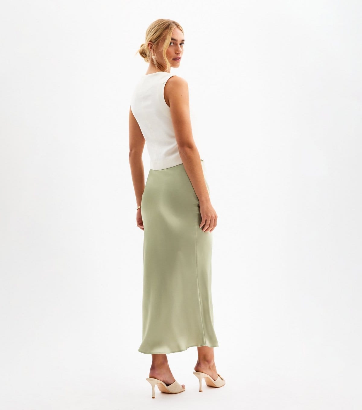 New Look Women's Light Green Bias Cut Satin Midi Skirt New Look - 4