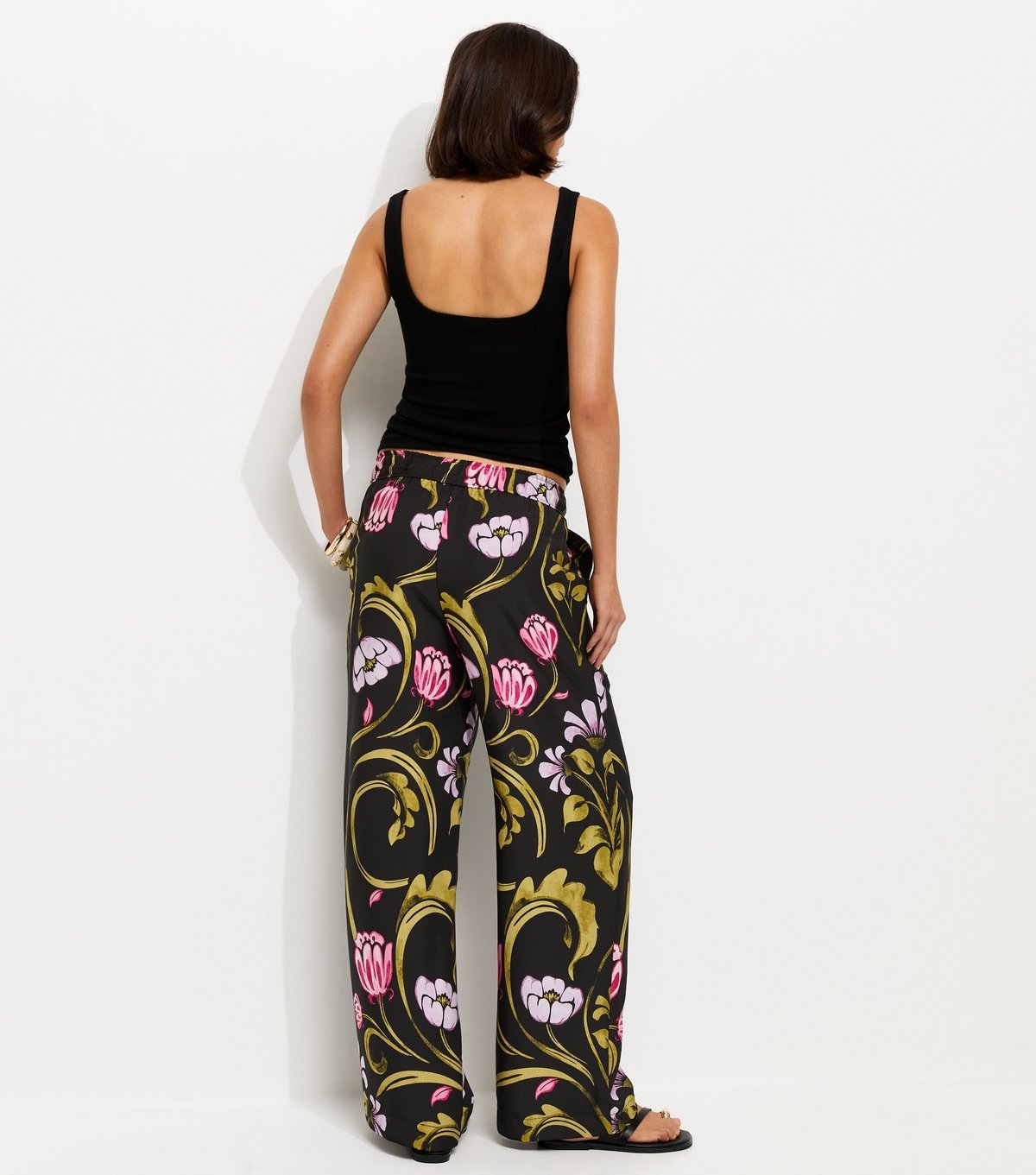 New Look Women's Black Botanical Print Trousers New Look - 4