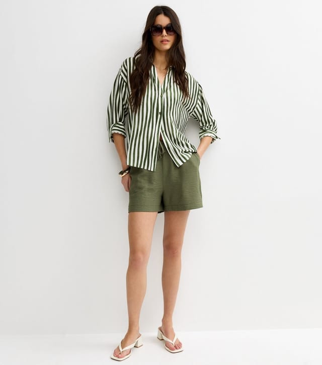 New Look Women's Dark Khaki Crinkle Texture Drawstring Shorts New Look - 2