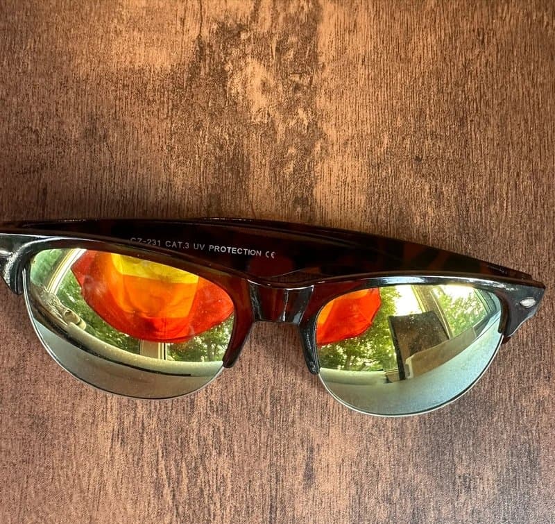 Vintage Sunglasses - mirror glass red
