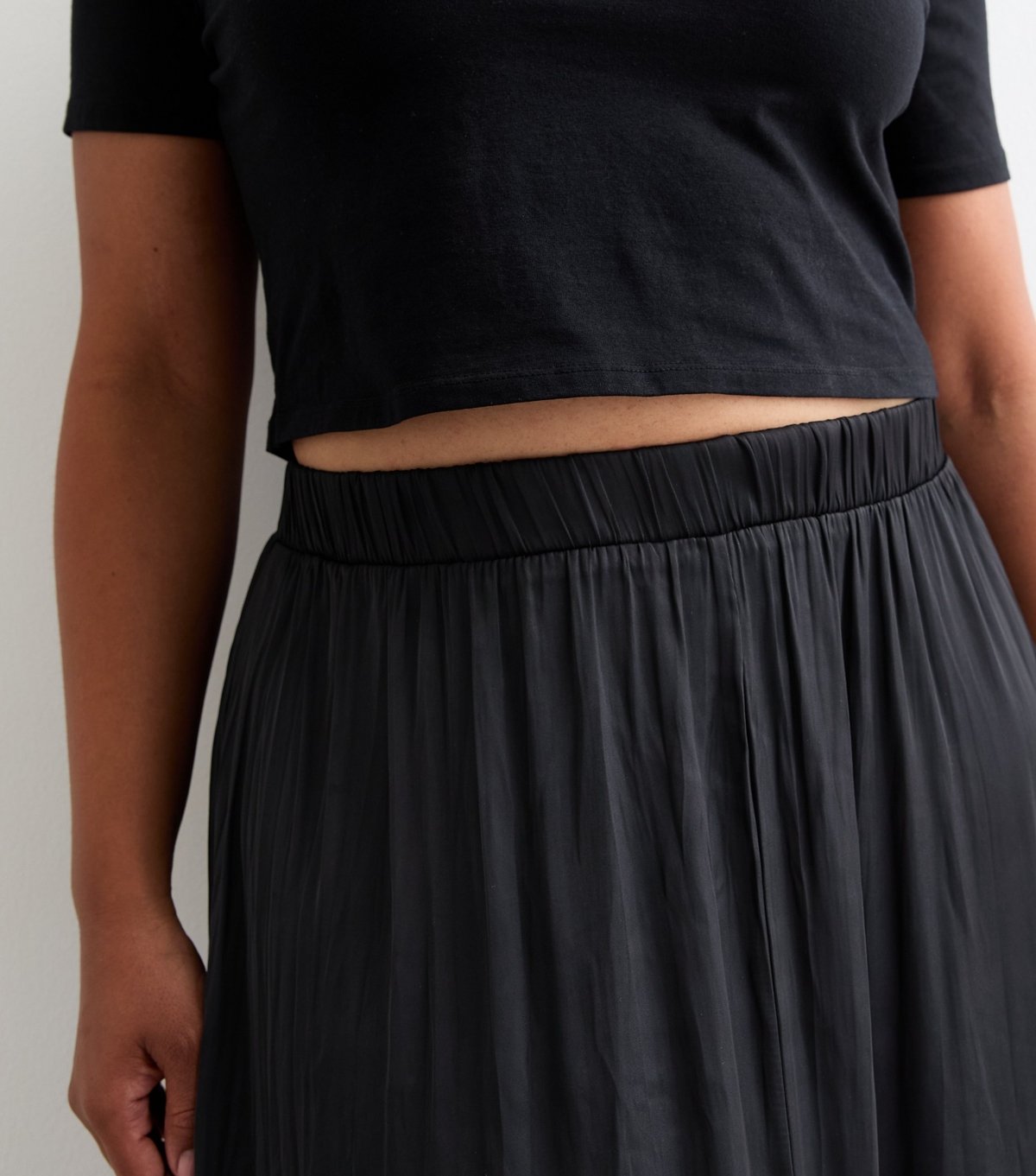 New Look Women's Plus Size Black Pleated Midi Skirt Curves New Look - 2