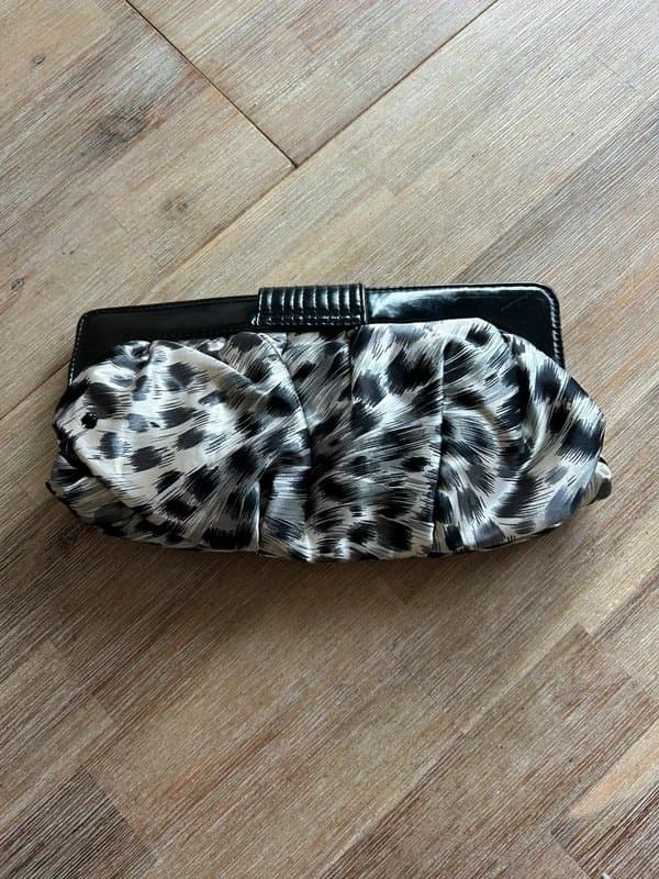 Vintage Dressing 🖤Y2K Black & Silver Leopard Print Satin Clutch Bag – Ruched Animal Print Evening Bag🖤