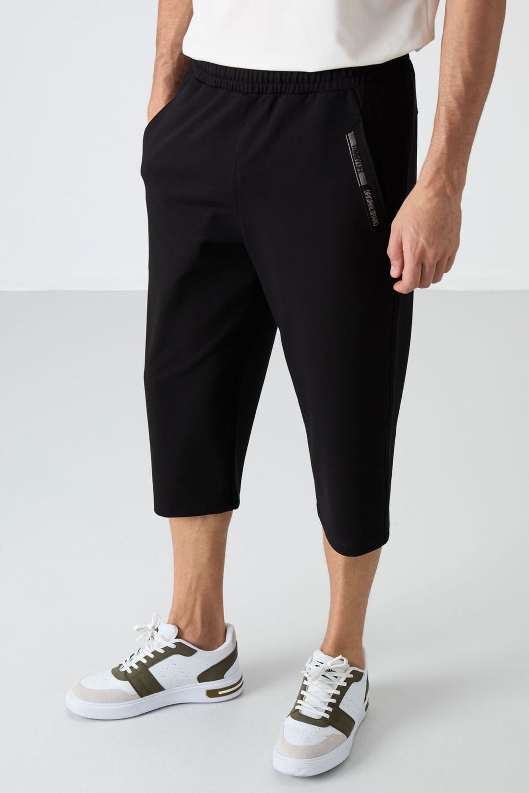 Tommy Life Tommy Life Men's Mid-Waist Capri Shorts in Black - 4