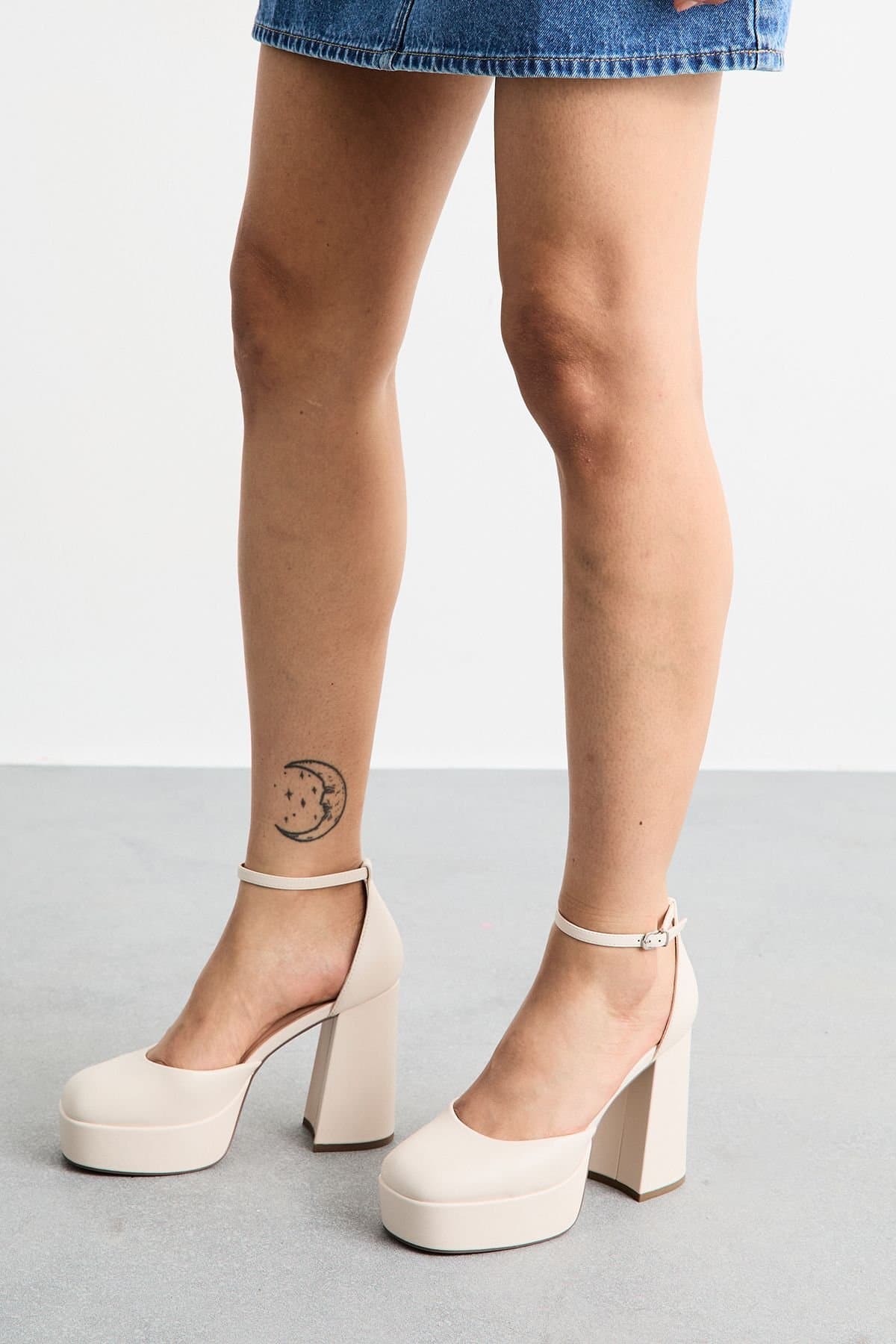 Faith Faith Women's Beige Faux Leather Closed Toe Chunky Platform