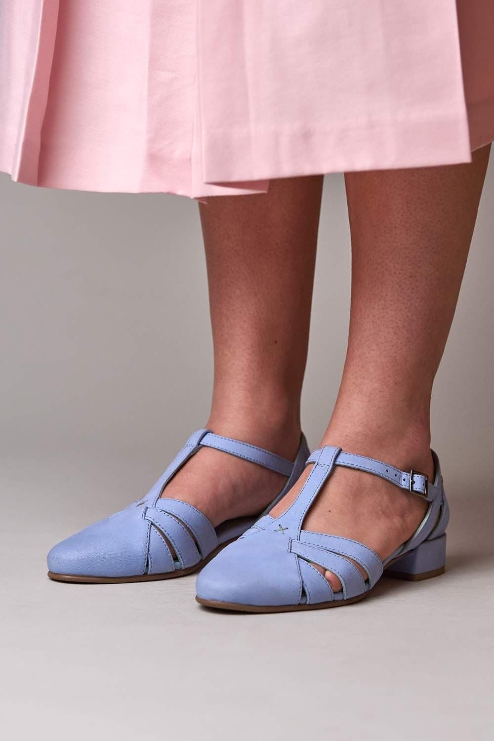 Moshulu Moshulu Women's 'Sayuri' Vintage Style Shoes in Light Blue