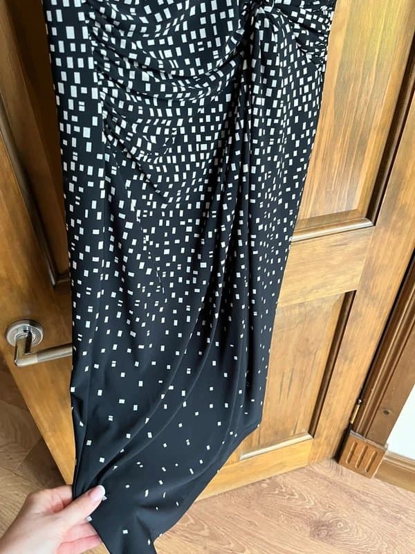 Precis Knee length ruched dress ~ size 8