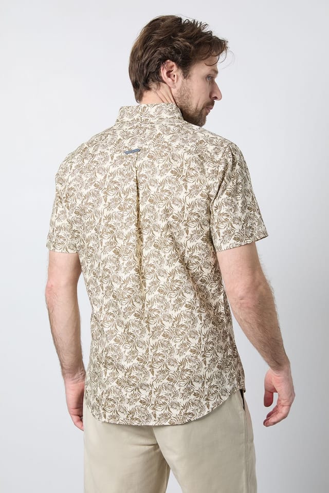 Maine Maine Men's Brown Leaf Print Oxford Short Sleeve Shirt - 3