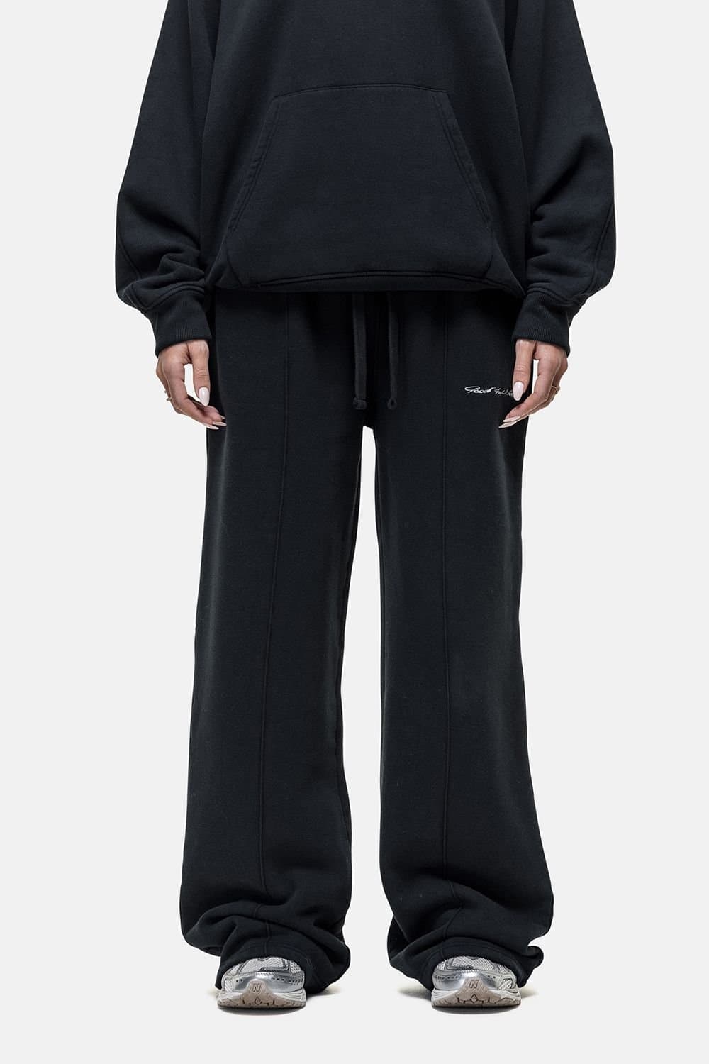 Good For Nothing Good For Nothing Women's Seam Detail Wide Leg Relaxed Jogger in Black