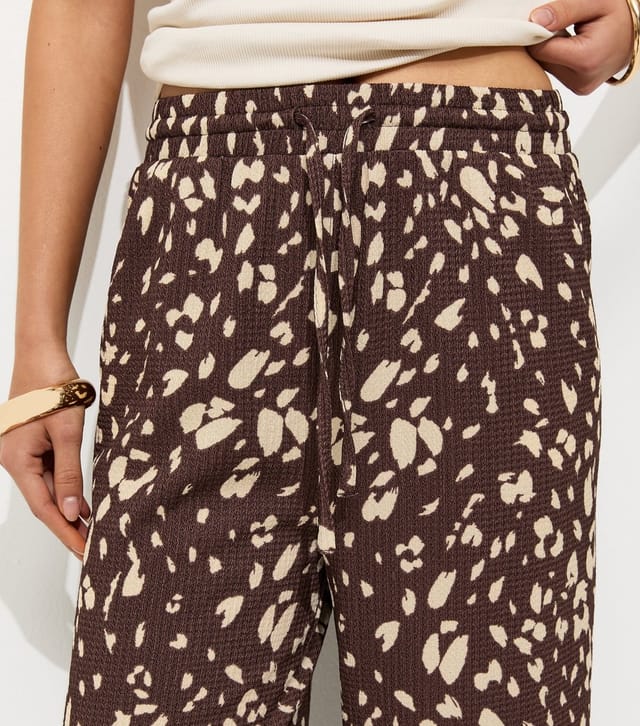 New Look Women's Brown Animal Print Crinkled Wide Leg Trousers New Look - 2