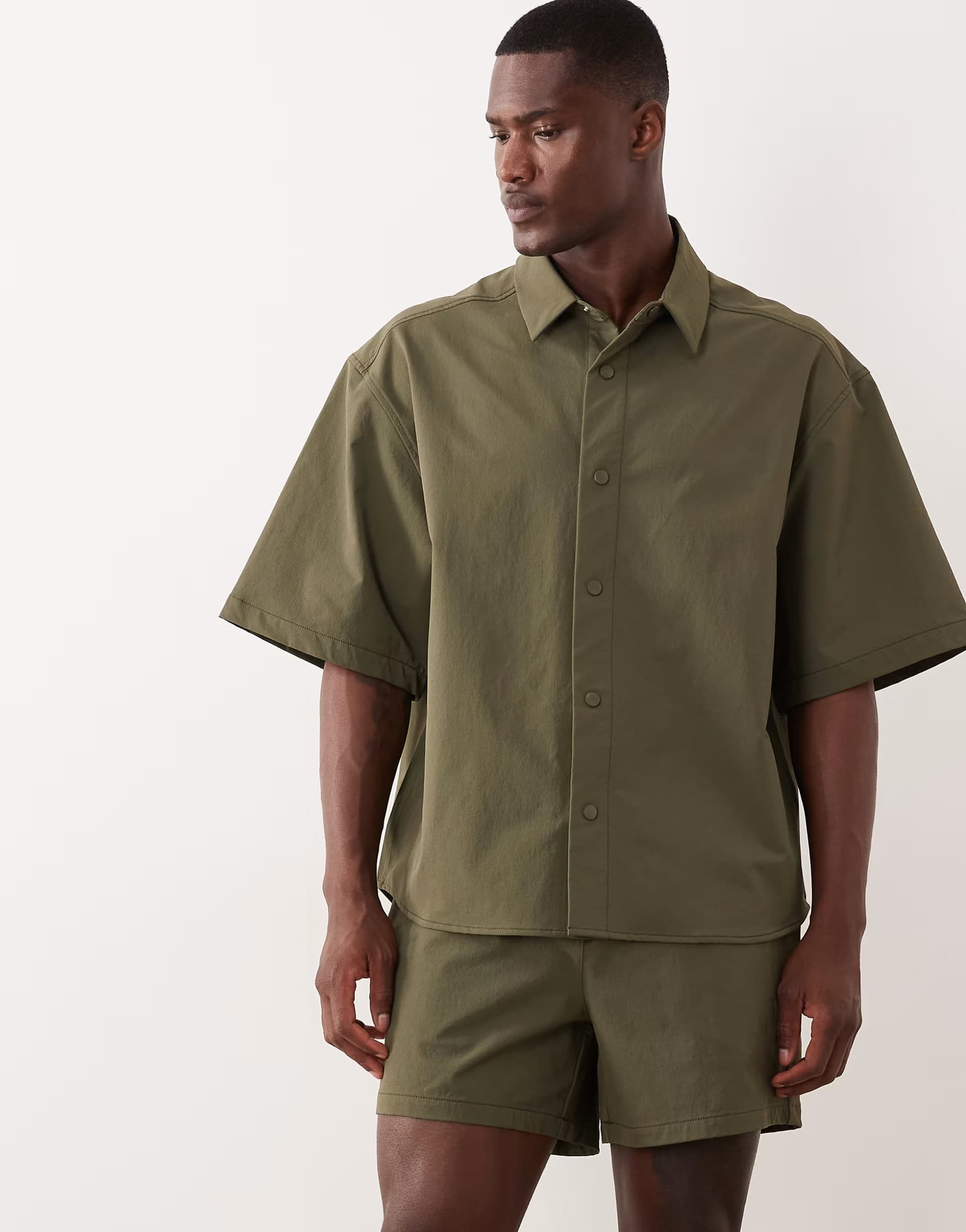 ASOS ASOS DESIGN motionMAX™ oversized shirt in khaki