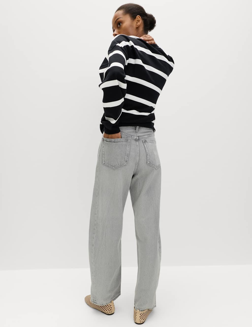 Marks & Spencer M&S Mid Rise Barrel Jeans Grey - 4