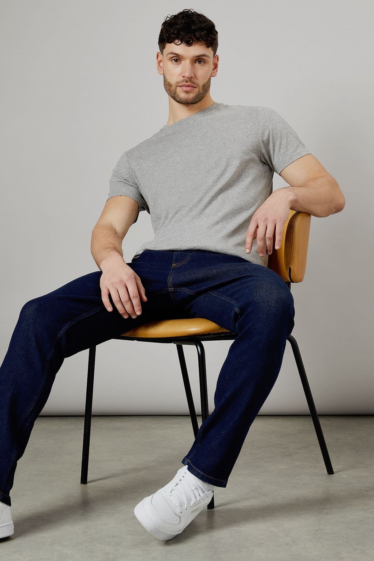 Burton Burton Men's Rinse Wash Stretch Slim Fit Jeans in Dark Blue