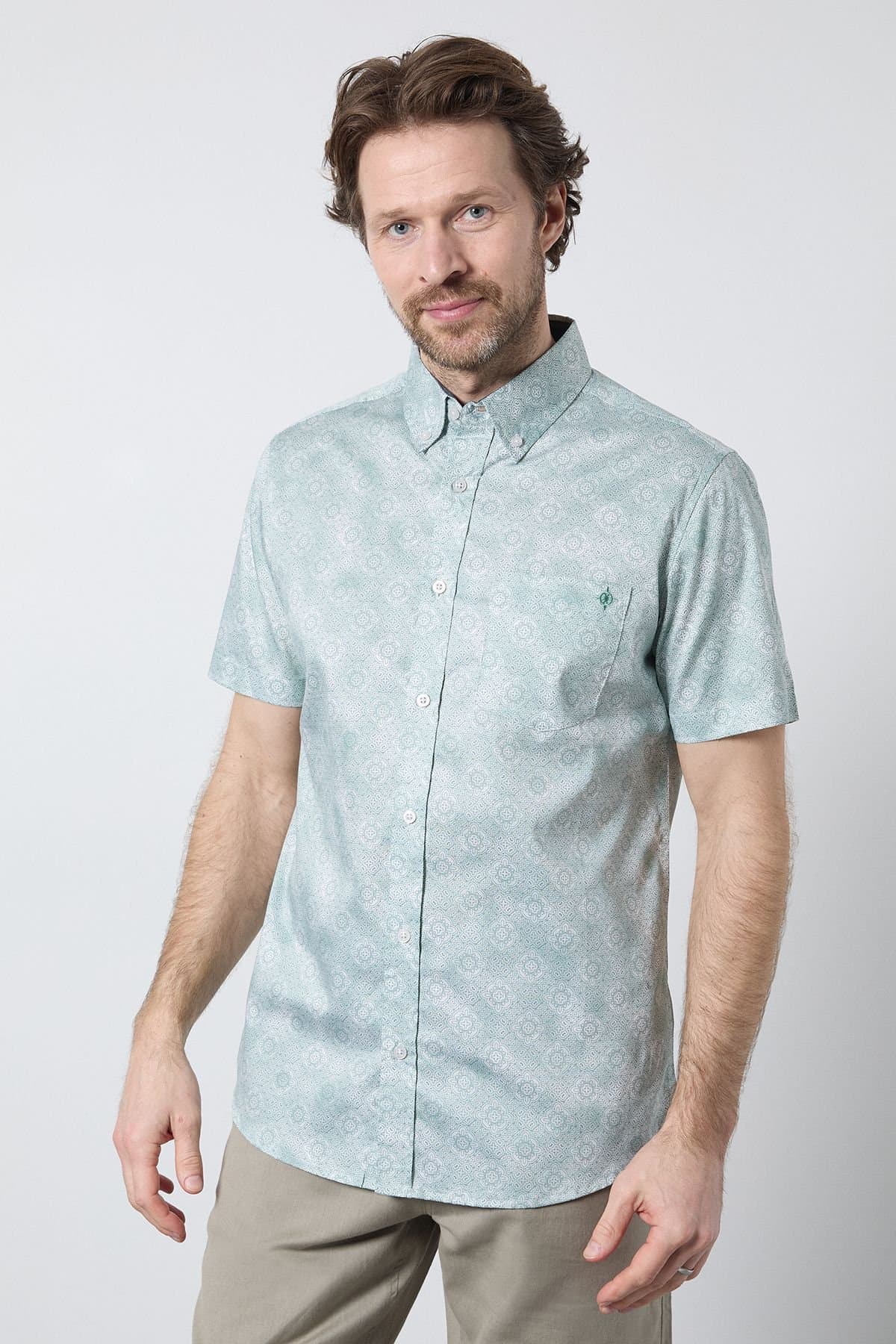 Maine Maine Men's White Tile Print Short Sleeve Shirt