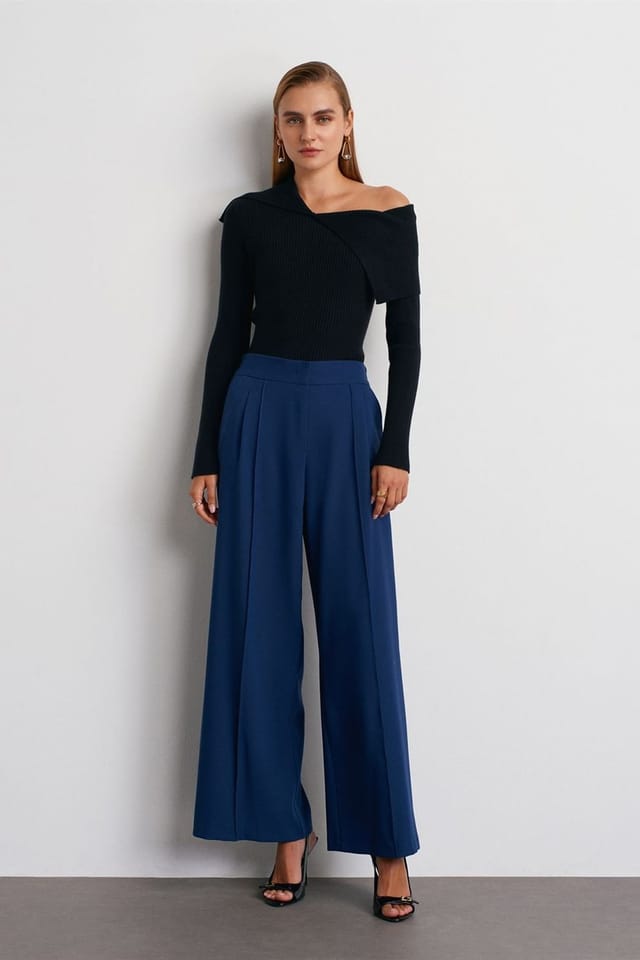 Dilvin Dilvin Women's High-Waist Wide-Leg Pleated Trousers in Navy - 3