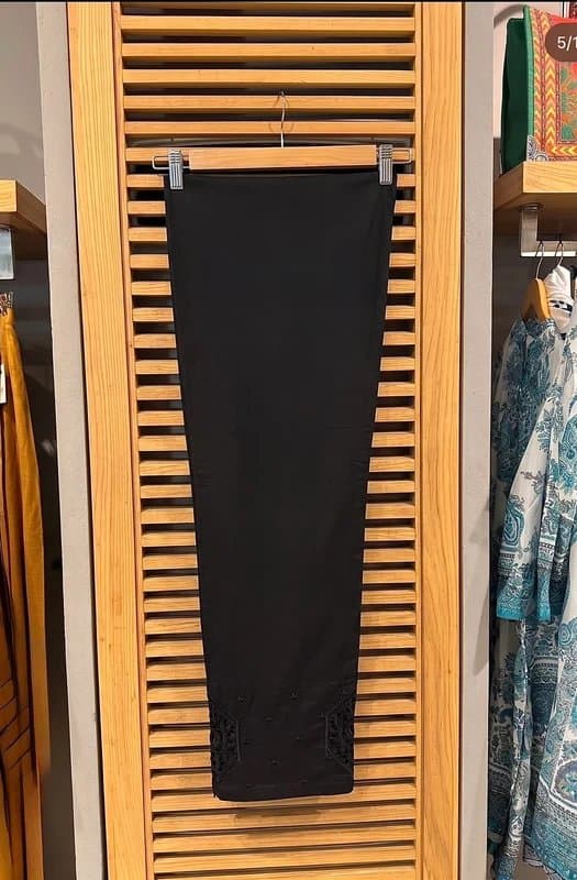 Zeen Straight leg black trousers - size 8