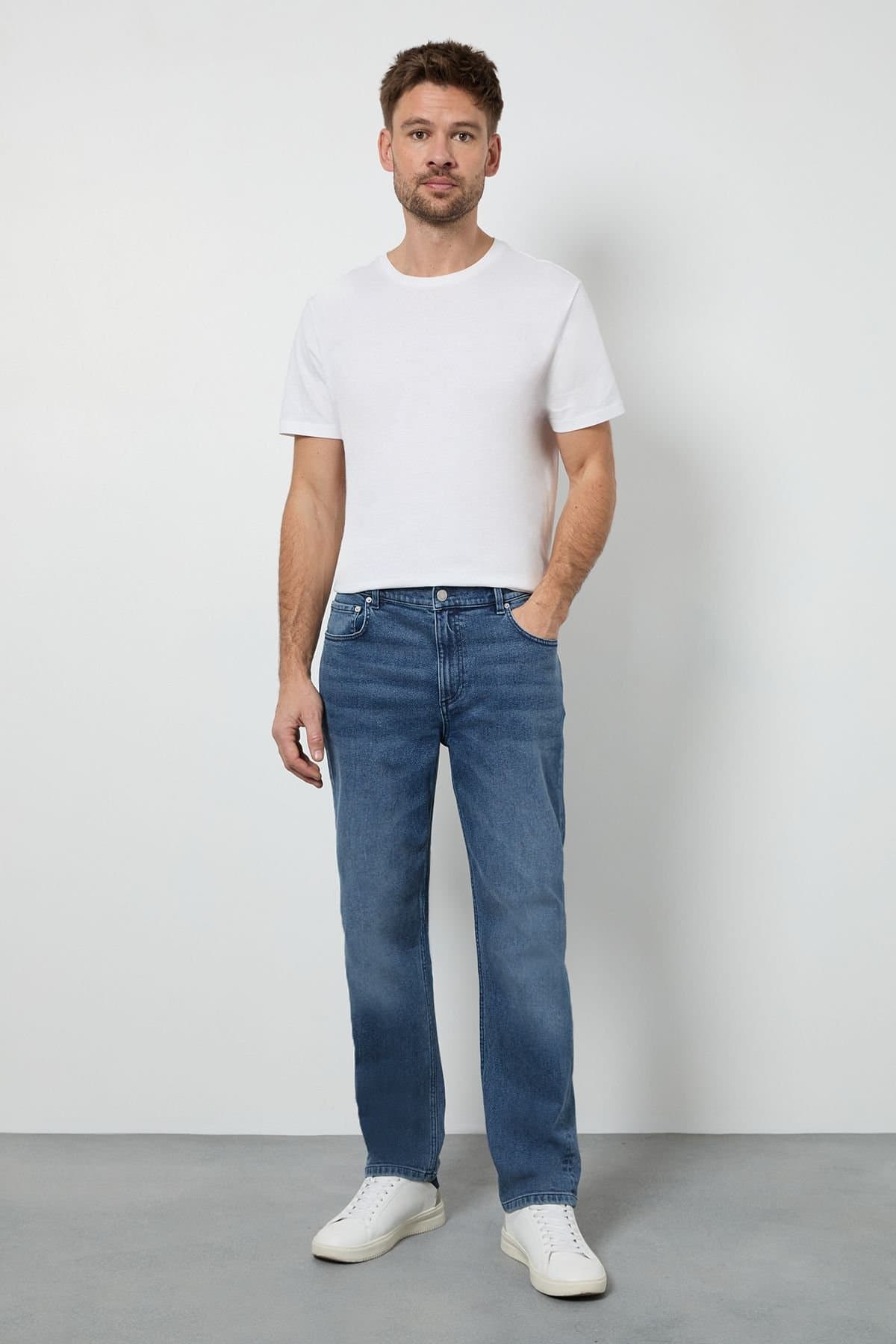 Burton Burton Men's Light Vintage Wash Stretch Straight Fit Jeans in Light Blue