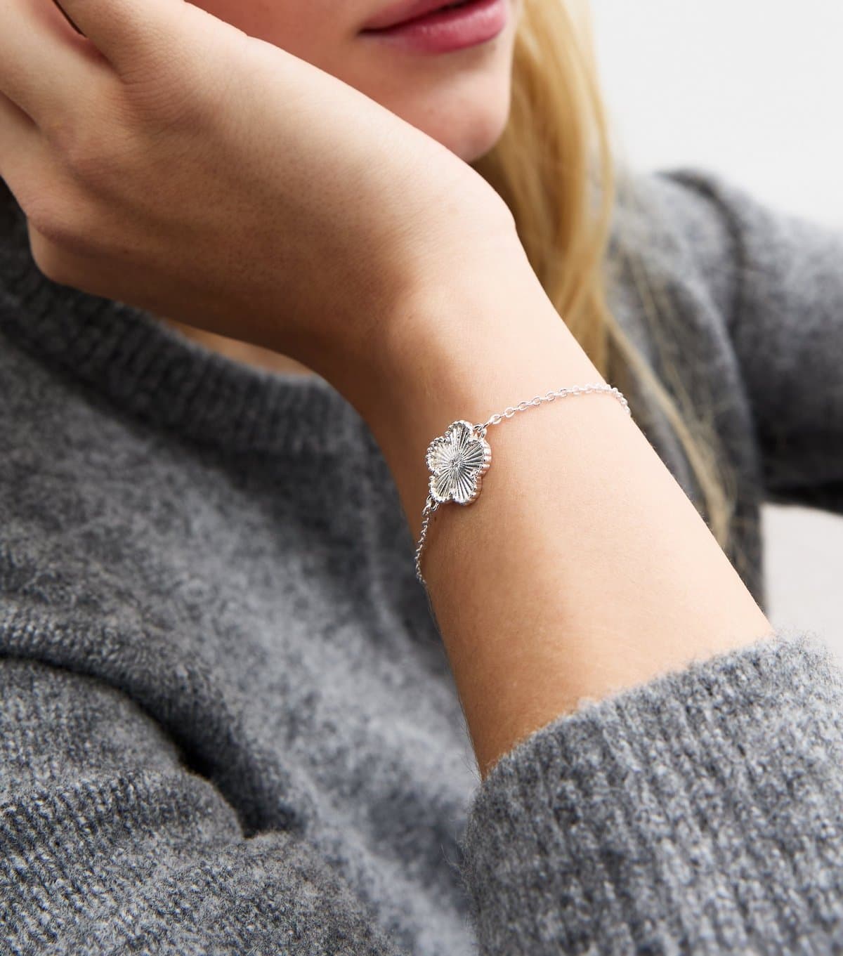 New Look Silver Plated Flower Chain Bracelet New Look