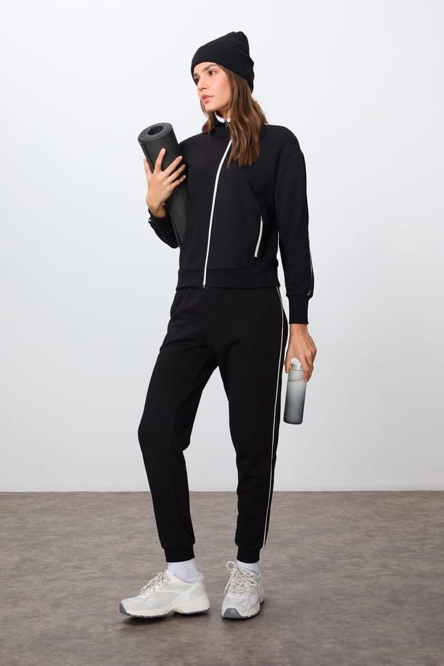 Tommy Life Tommy Life Women's Oversized Zip-collar Sweatshirt & Pants Set in Black - 2