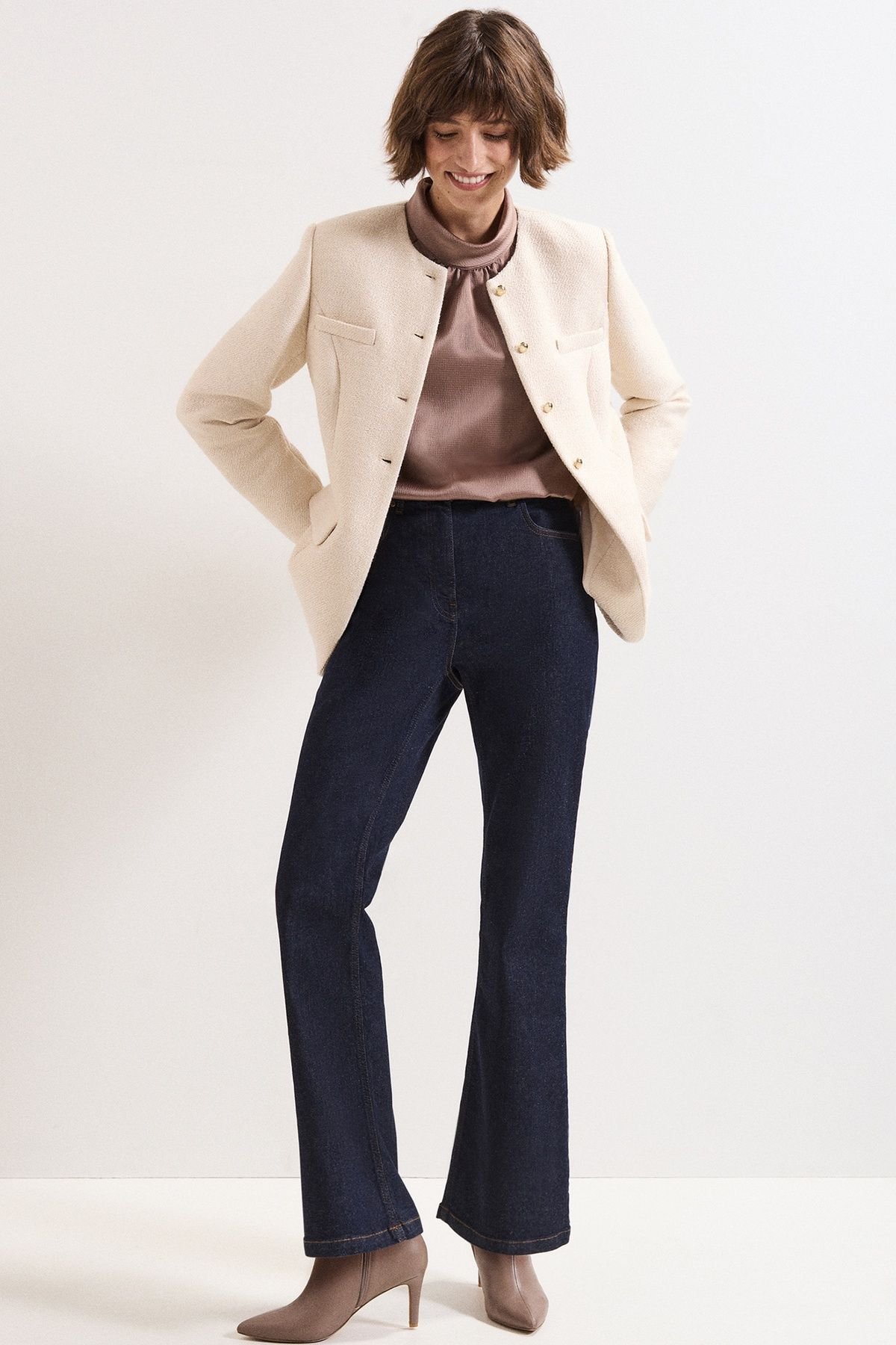 Phase Eight Phase Eight Women's Graziella Boucle Jacket in Cream - 3