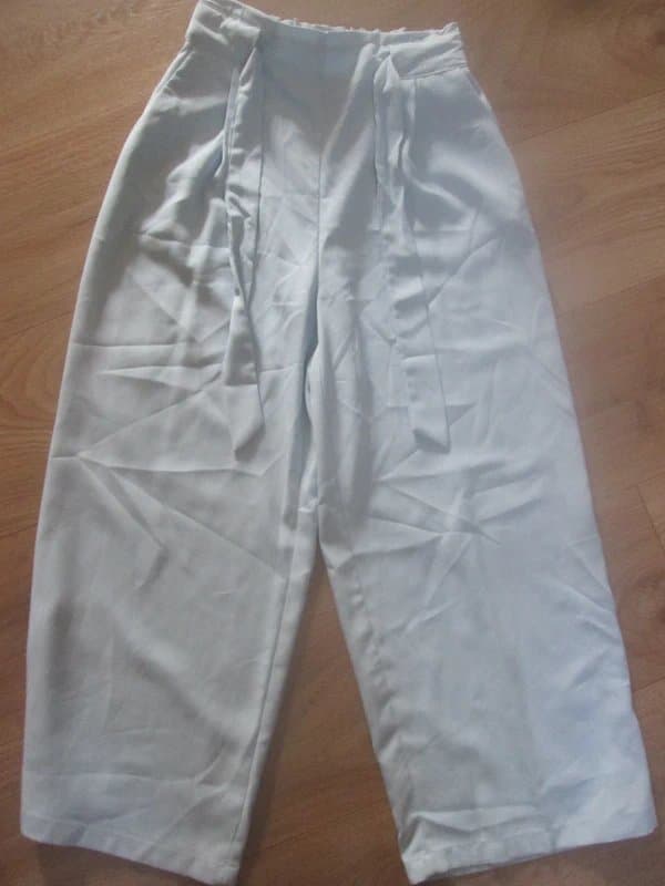 New Look New Look size 6 Light Blue comfy pull on wide crop trousers Great condition