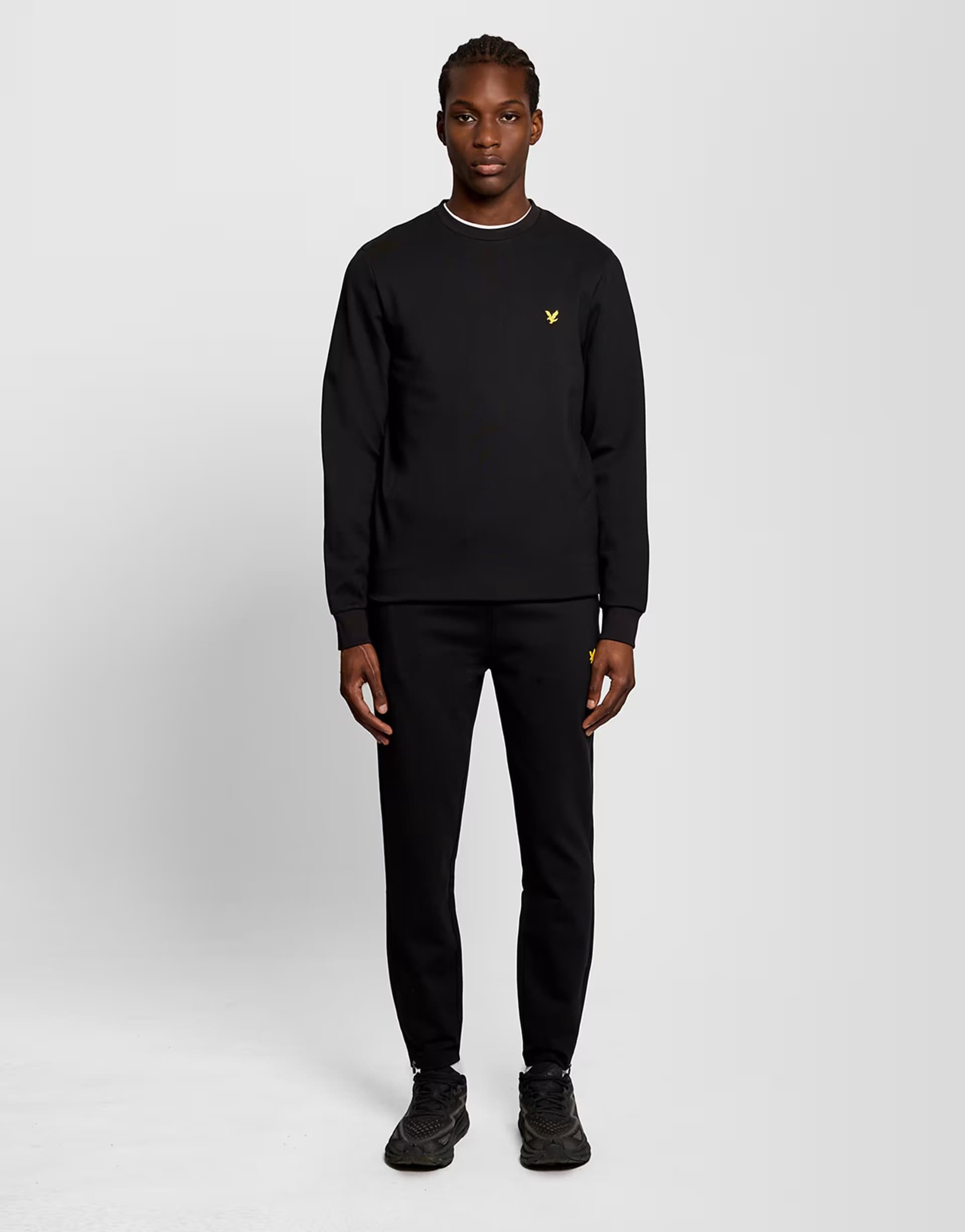 ASOS Lyle & Scott Mid layers crew neck fly fleece in z865 jet black