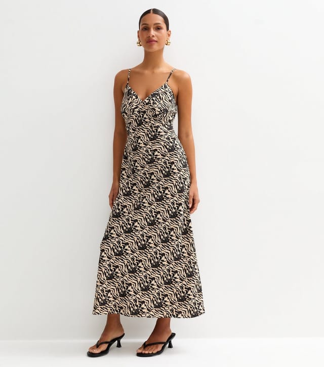 New Look Women's Cream Pattern Print V-Neck Midi Dress New Look - 2