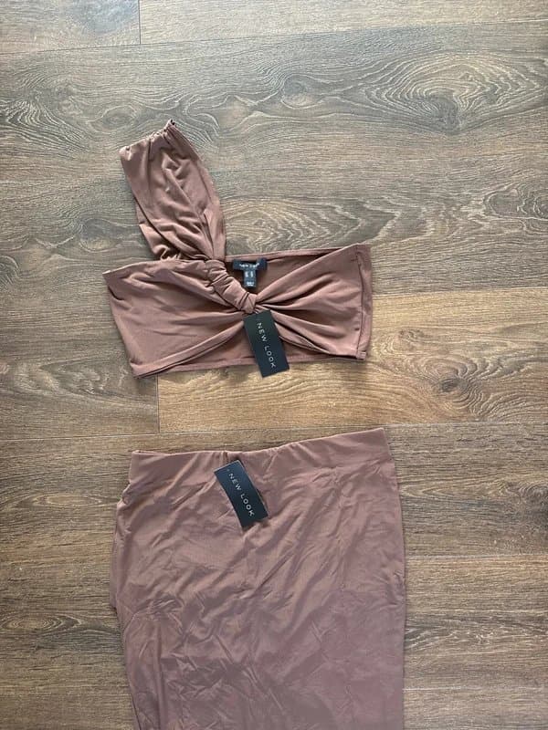 New Look New Look UK 14 ruched back midi skirt/ twist tie bust top in dark brown