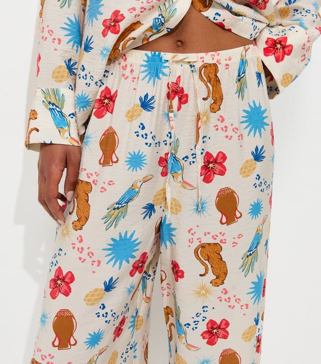 New Look Women's Cream Animal Flower Print Wide Leg Trousers New Look - 2