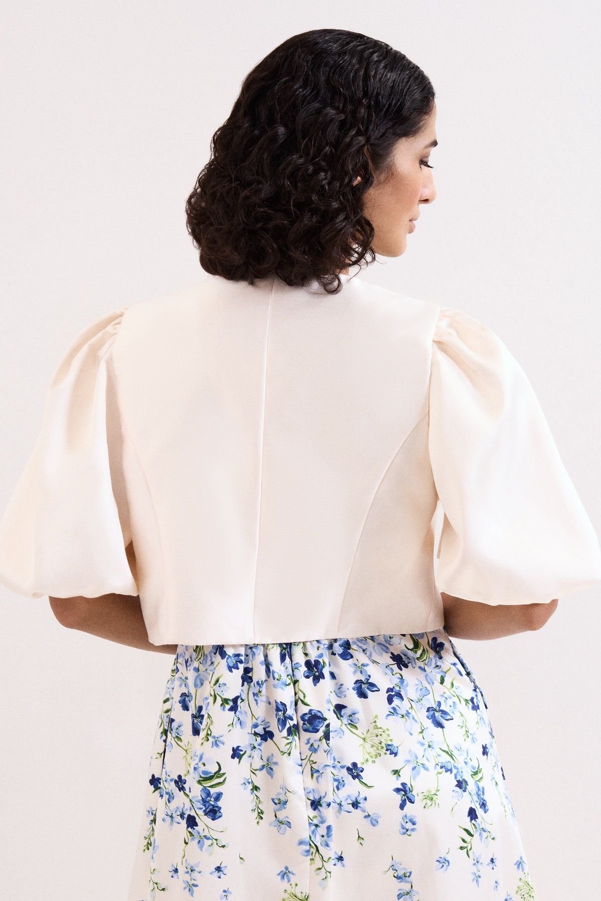 Phase Eight Phase Eight Women's Paulina Cropped Puff-Sleeve Jacket in Cream - 4