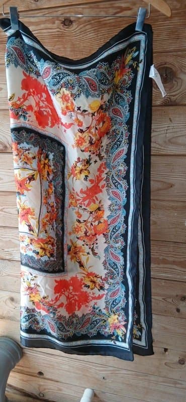 New Look Satin feel thin scarf/square