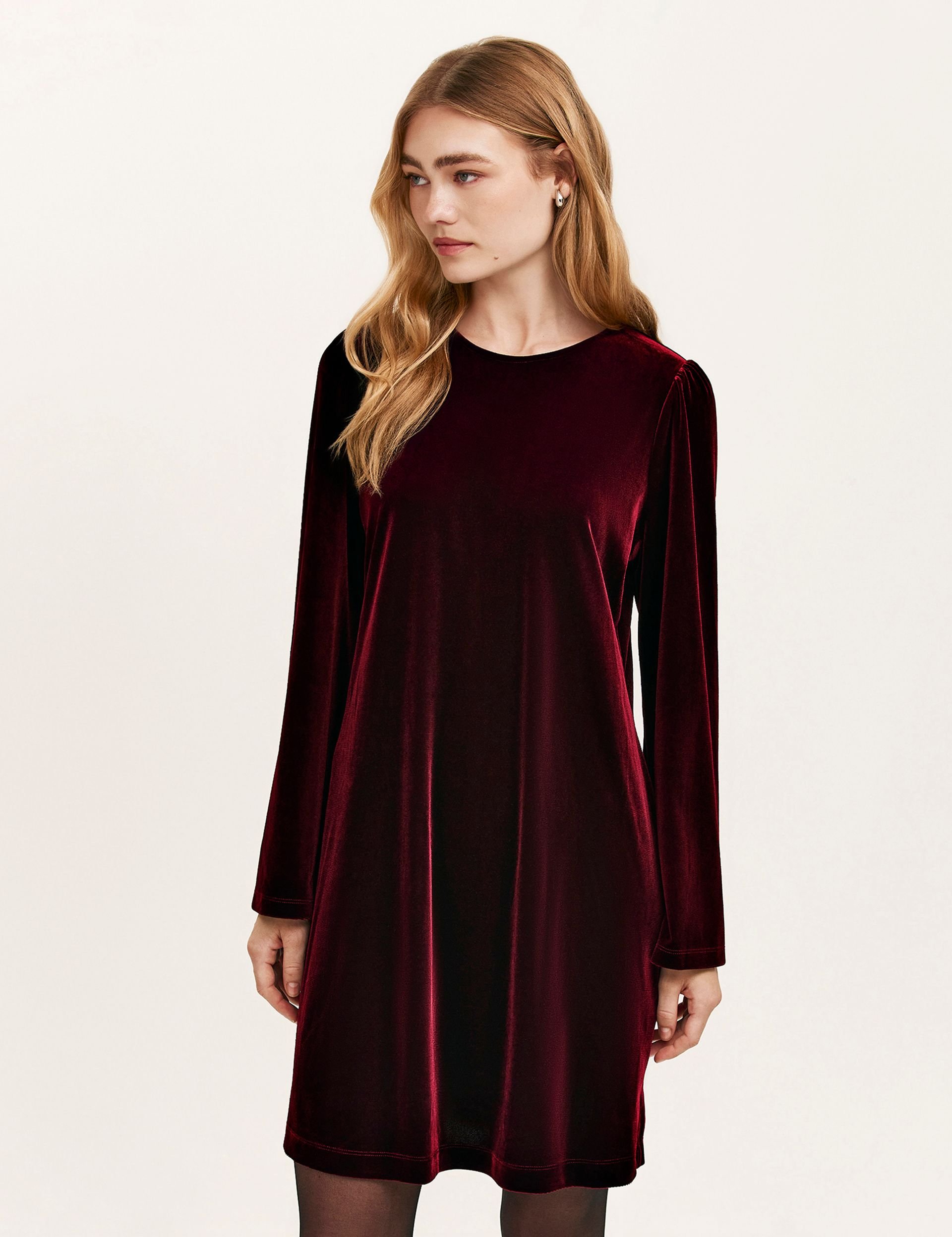 Finery London Finery London Women's Hattie Velvet Round Neck Short Dress in Wine - 2