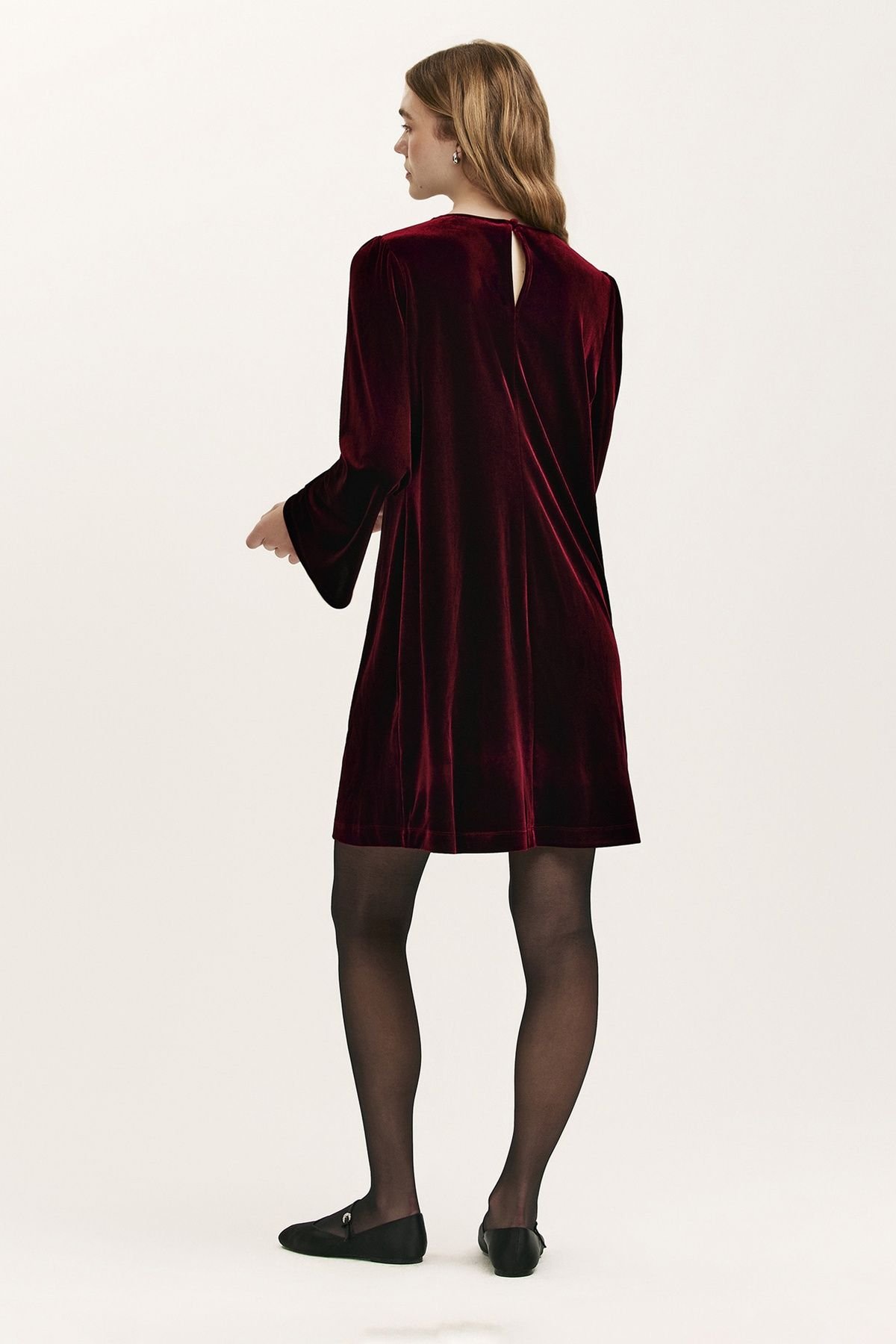Finery London Finery London Women's Hattie Velvet Round Neck Short Dress in Wine - 3