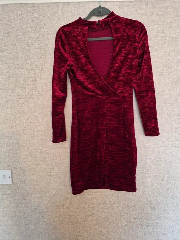 New Look Deep Red Velvet-Feel Bodycon Dress