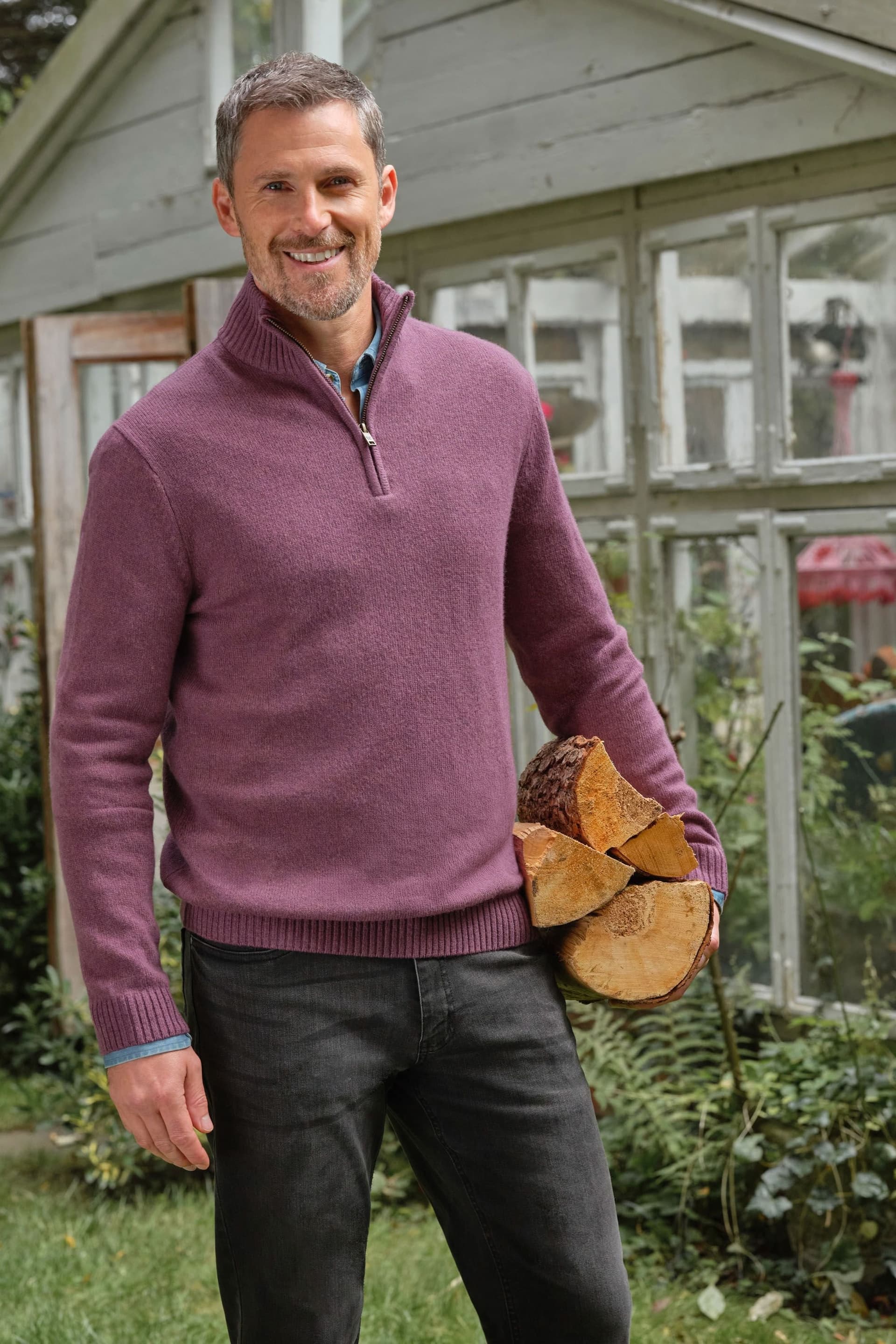 WoolOvers WoolOvers Men's Mens Lambswool Zip Neck Jumper in Plum