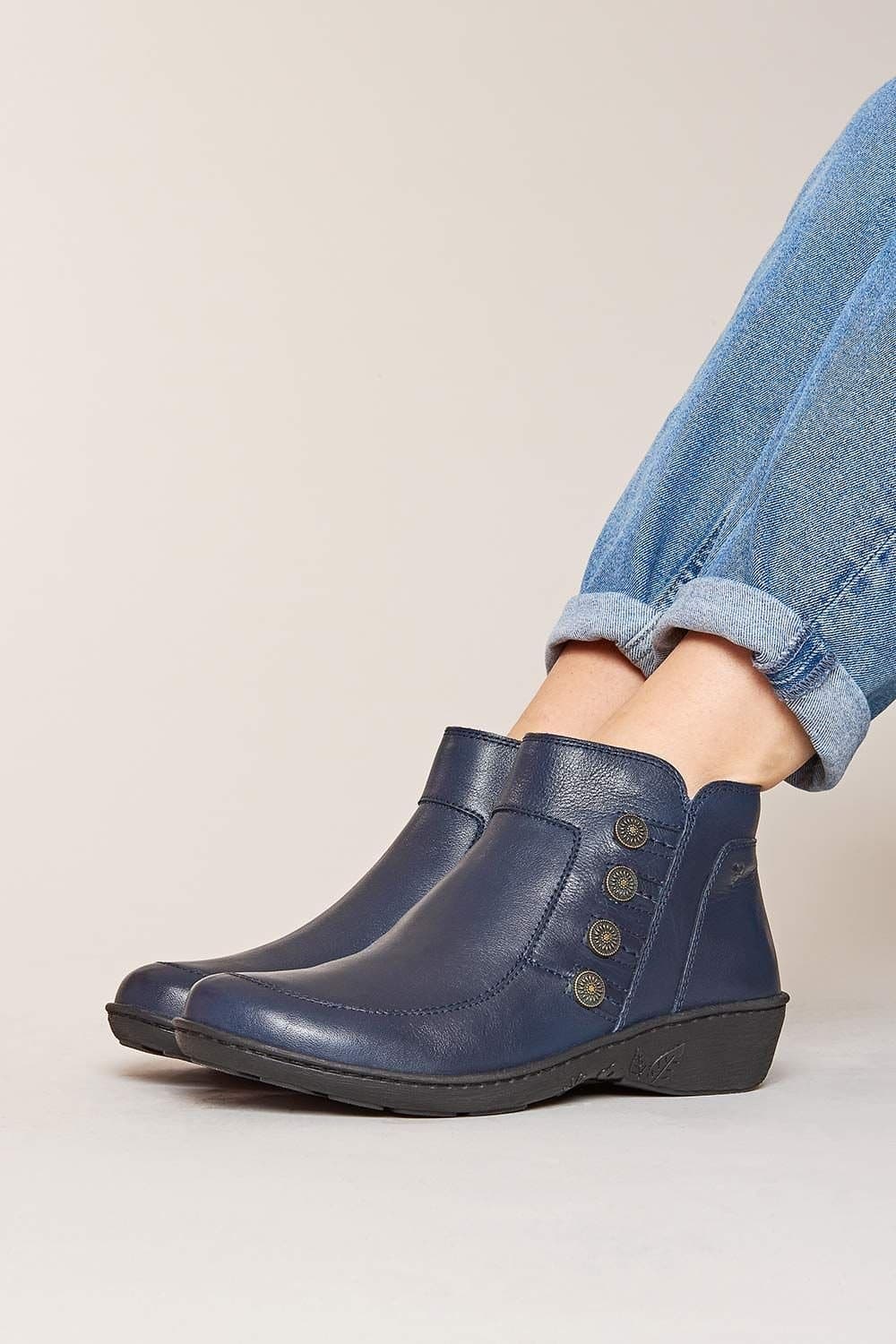 Moshulu Moshulu Women's 'Fruit Drop 2' Lightweight Ankle Boots in Navy