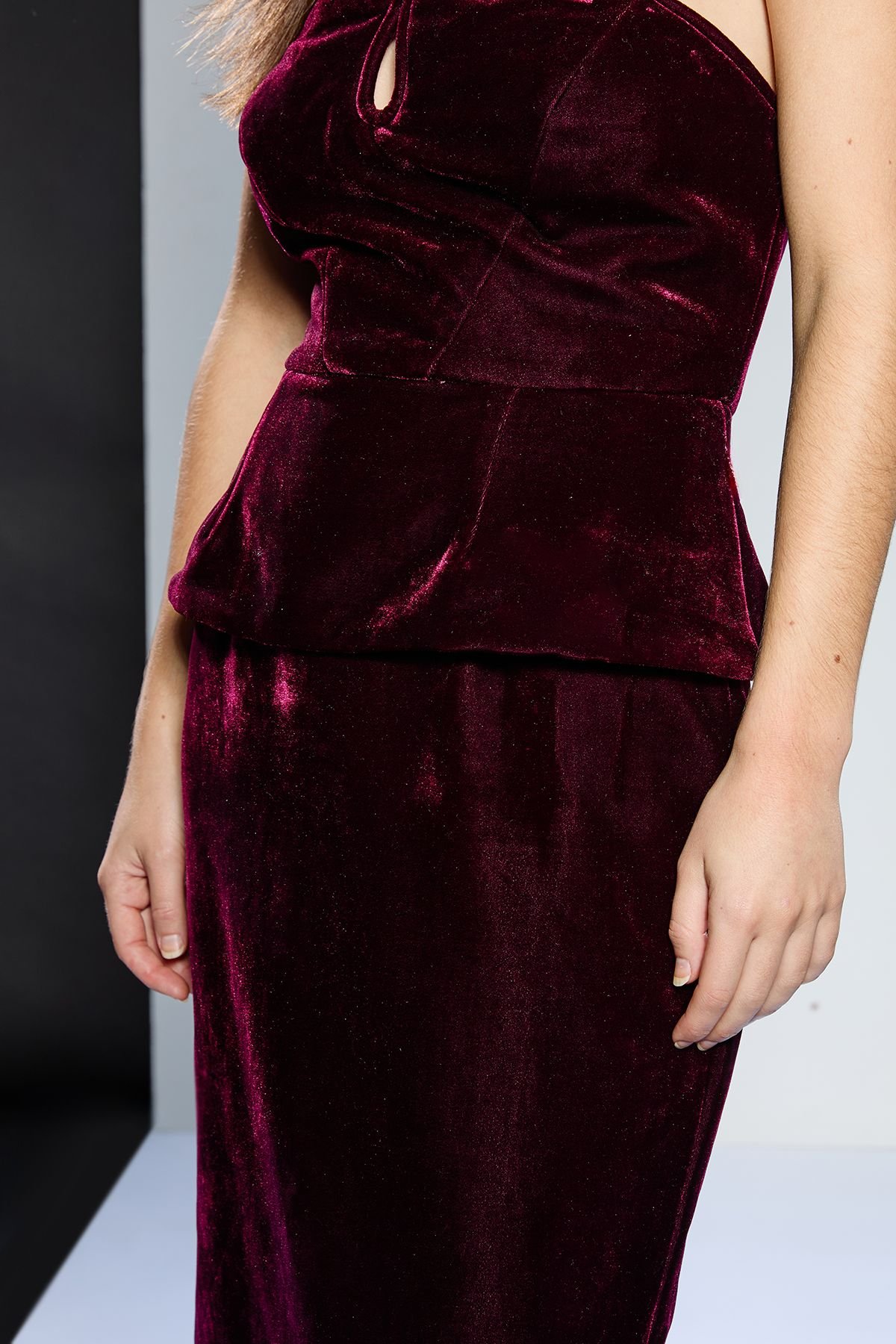 RUNWAY 1.8.1.8 RUNWAY 1.8.1.8 Women's Stretch Velvet Strapless Dress in Plum - 4