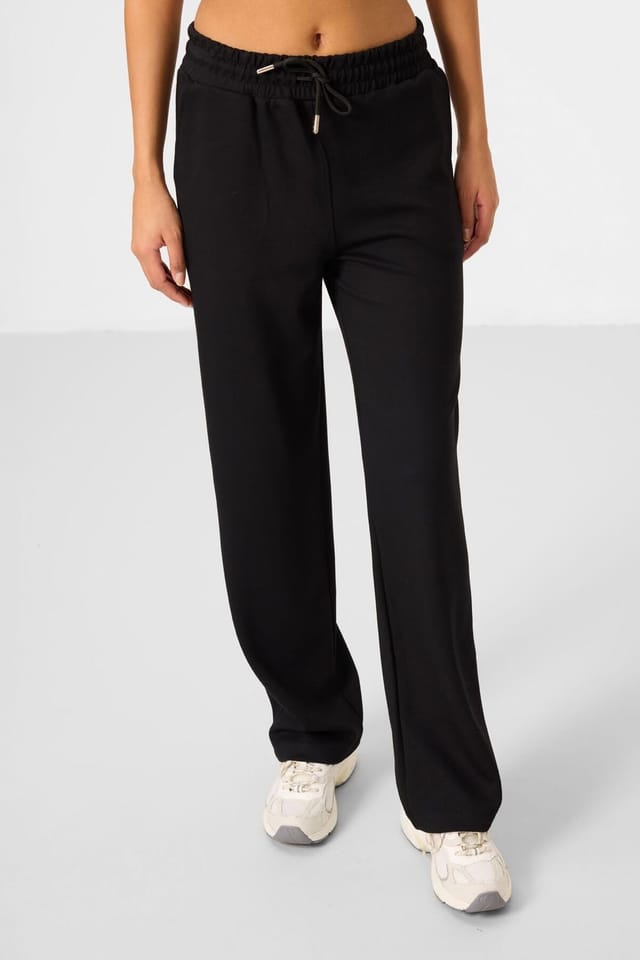 Tommy Life Tommy Life Women's Oversized Hooded Sweatshirt & Wide-Leg Pants Set in Black - 2