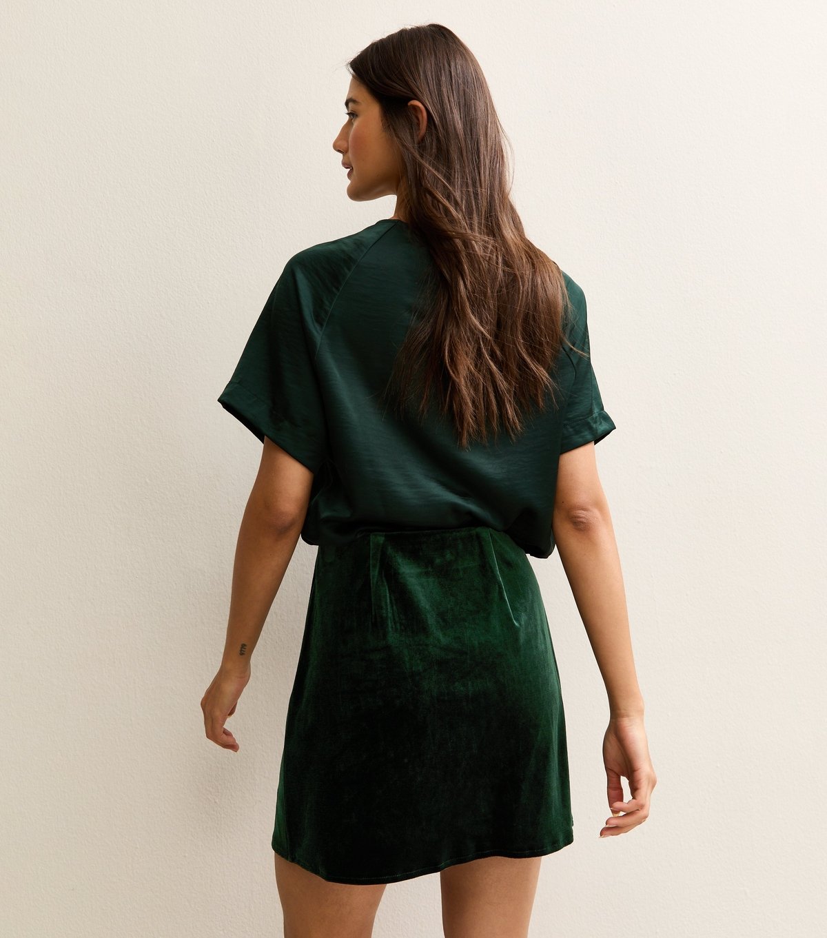 New Look Women's Dark Green Velvet Split Hem Mini Skirt New Look - 4