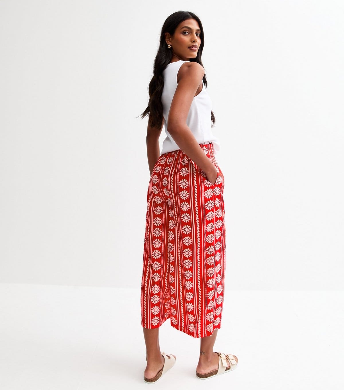 New Look Women's Red Daisy Chain Print Wide Leg Cropped Trousers New Look - 4